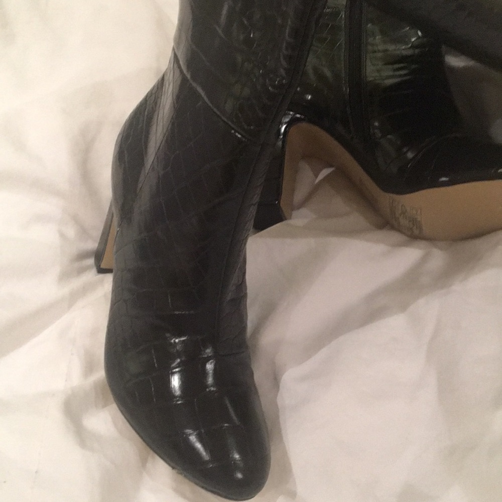 Tall boots - Picture 3 of 3